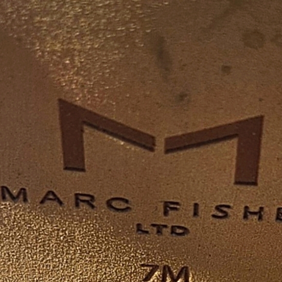 Marc Fisher ML Vashi Beige Tan Suede Leather Block Heel Ankle Strap Sandals 7M - Picture 9 of 11